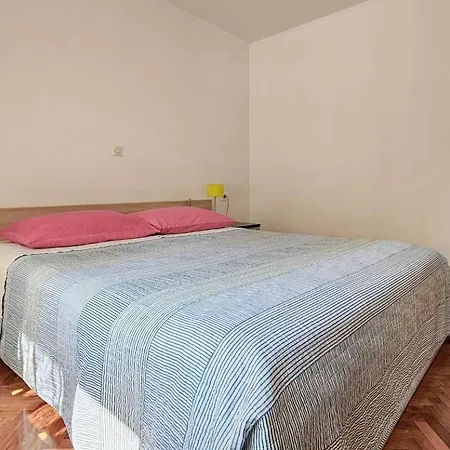 Mesic * Novigrad (Istria)